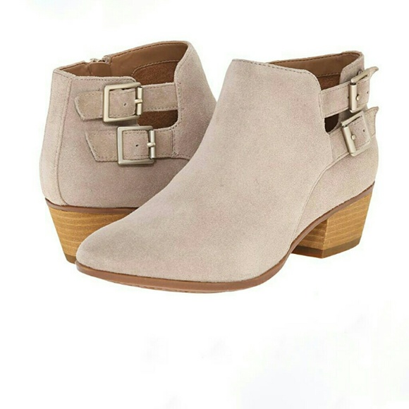 Clarks Shoes - 🌟Clarks Spye Astro Bootie in Sand Suede🌟